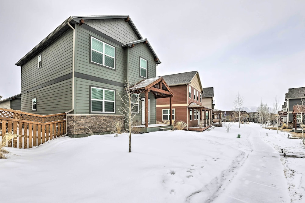 Gypsum Home w/ Patio: Between Glenwood & Vail