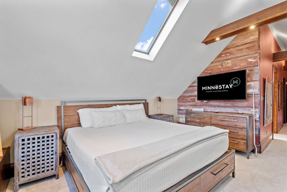 Classic Craftsman view 5
