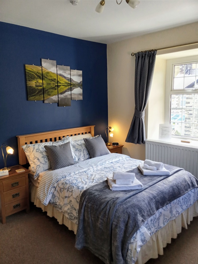 Oakfield House Bed and Breakfast