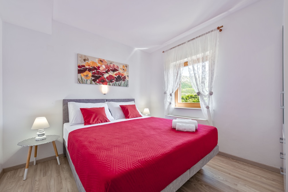 Cina Apartments