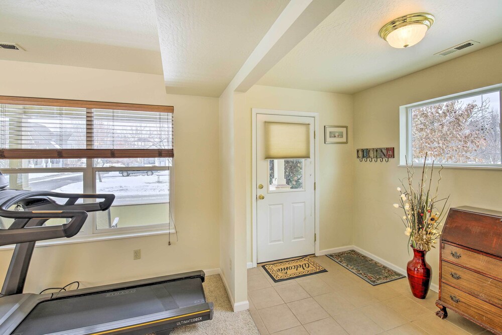 Pet-friendly Montana Getaway Near Kayaking! view 5