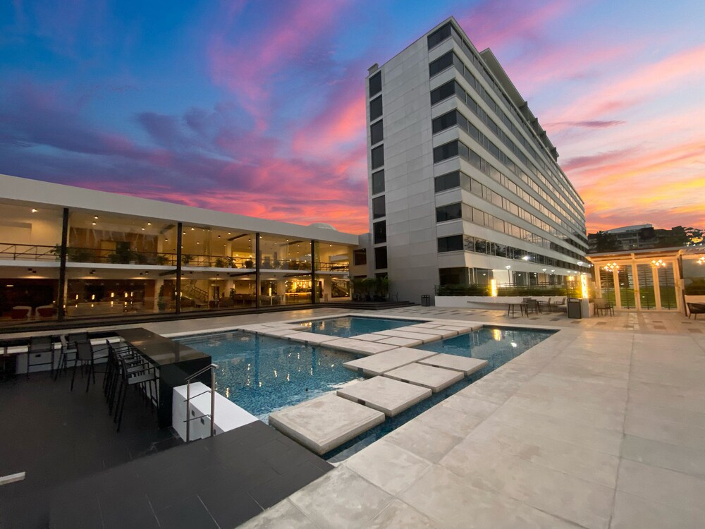 Eurobuilding Tama San Cristobal