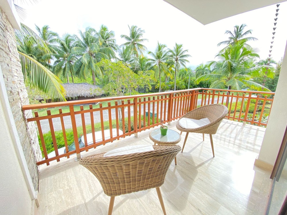 2BR 6 Guest Balcony in Portillo Close to Beach