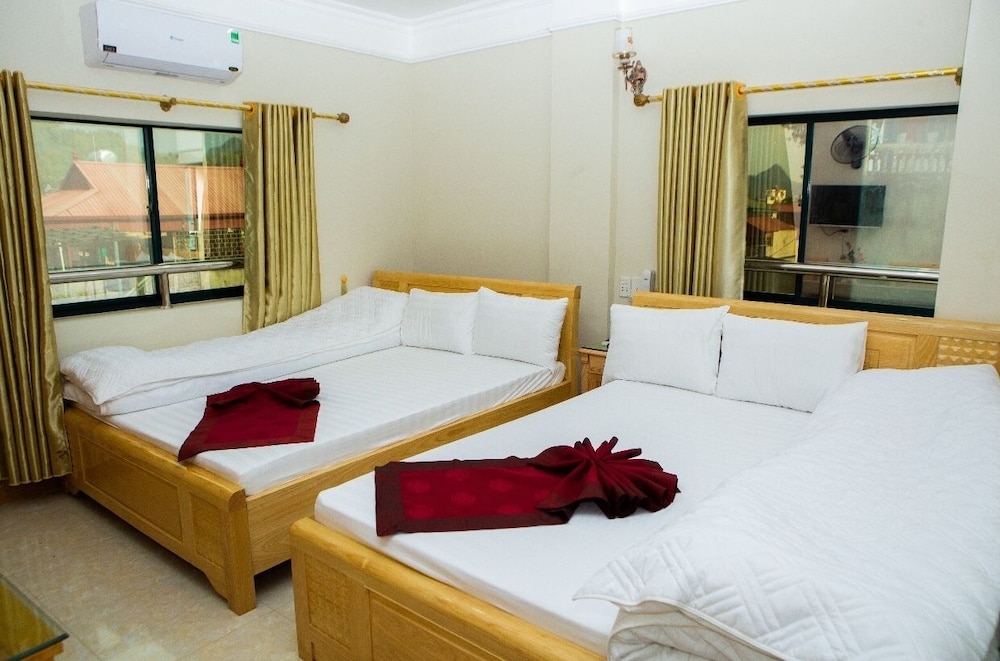 Phong Lan Hotel view 5