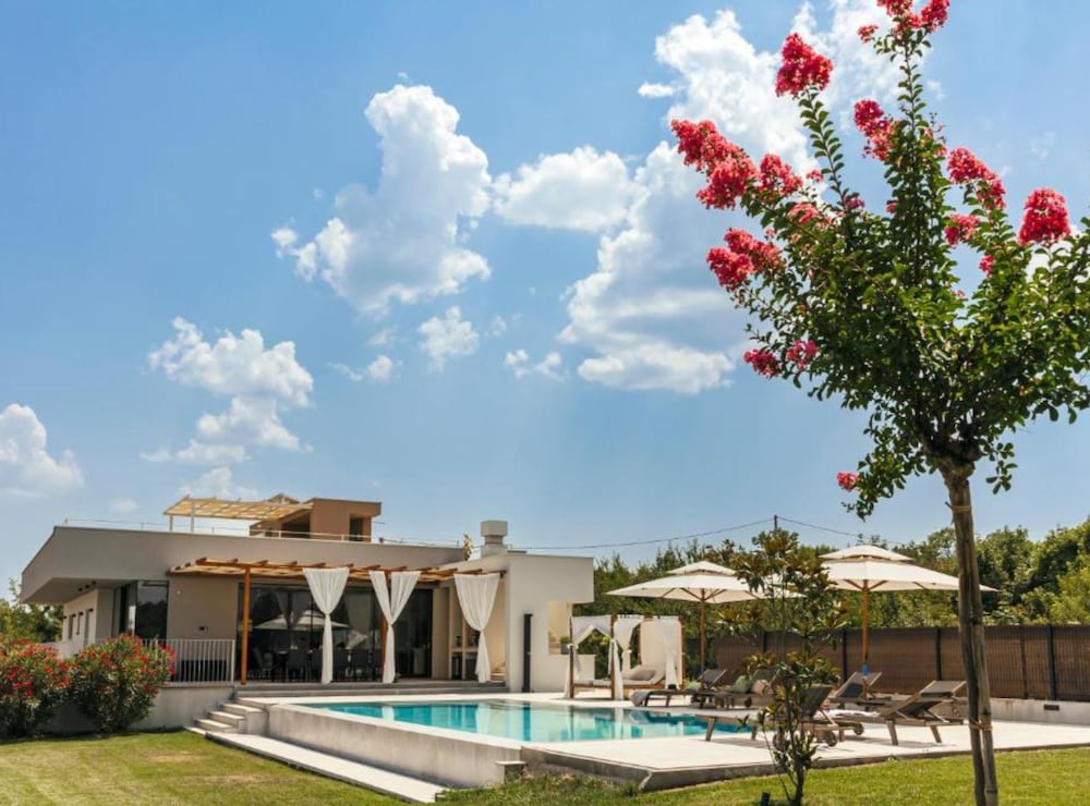 Luxury Villa Lara with Heated Pool, Hot-Tub and Sauna