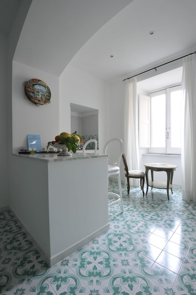 Surriento Suites