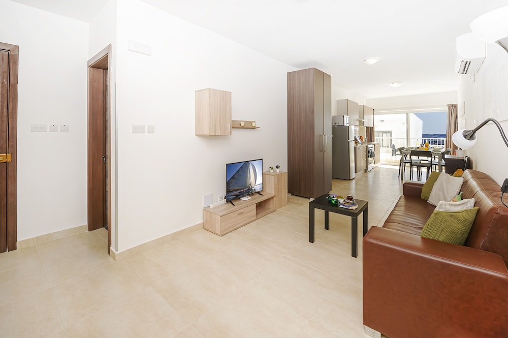 Summer Breeze Comfort Apartments by Getaways Malta