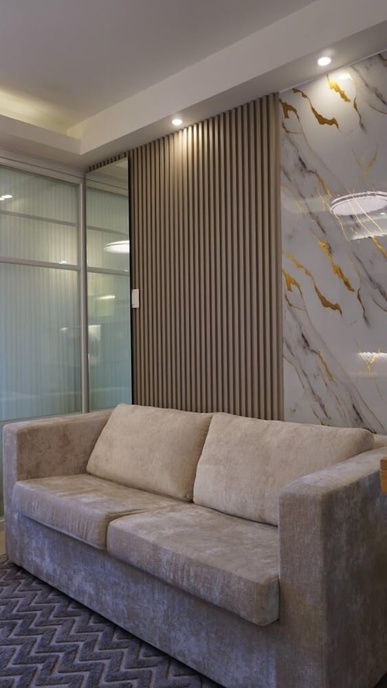 Shore 1 Tower C Unit 1198