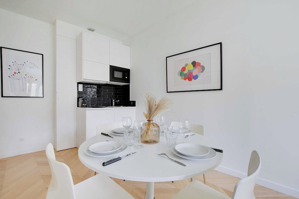 Apartment for 4 Person in Nanterre