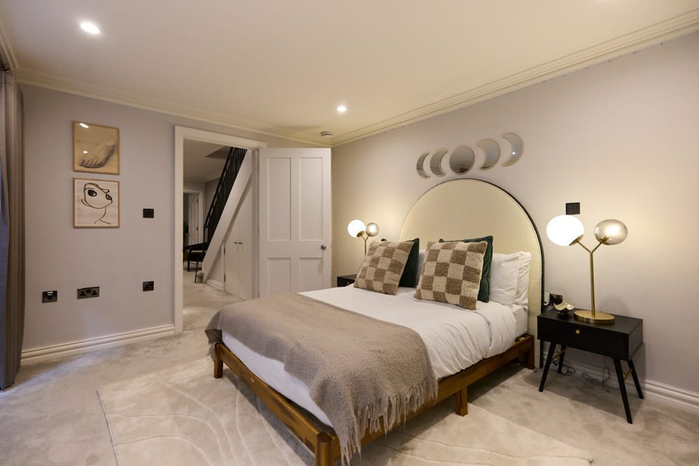 The Bayswater Retreat - Adorable 3bdr Flat With Balcony