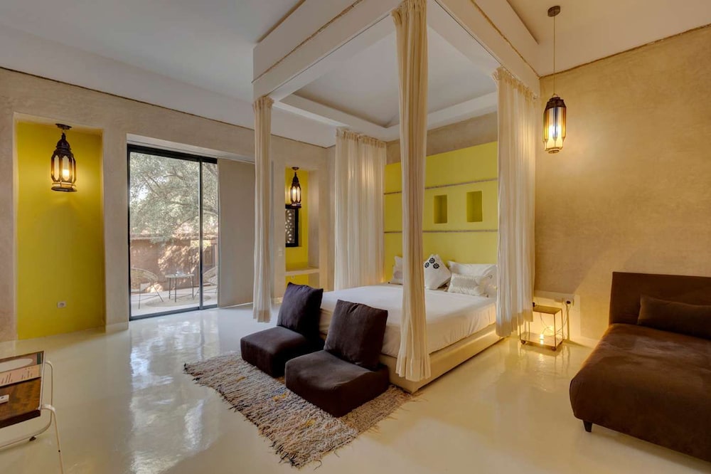 The Garden of Siredrah an Oasis With Pool and Hammam