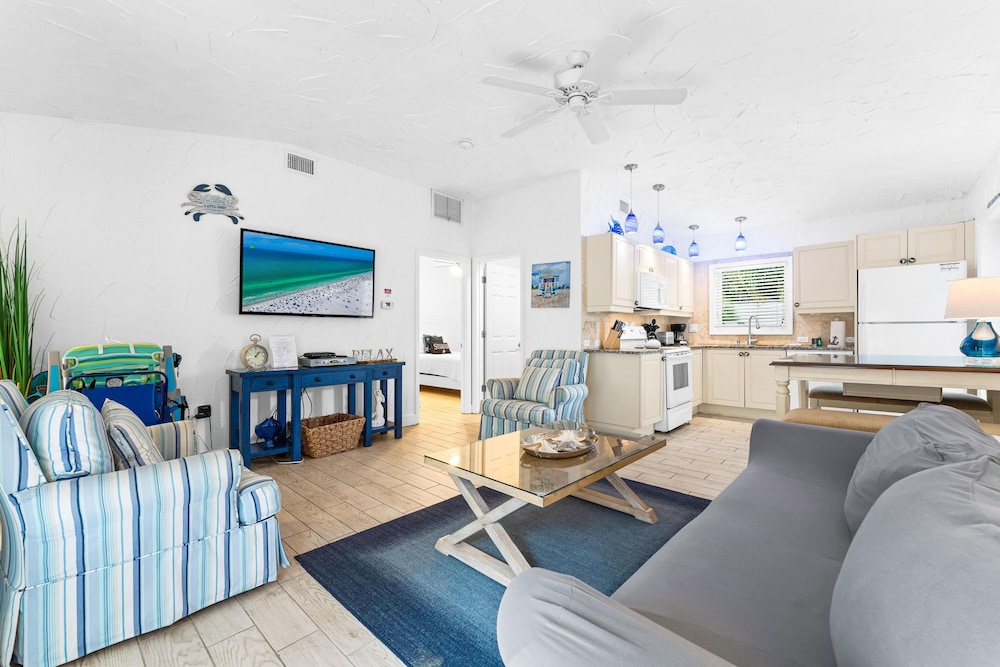 Crescent Street Villas By Beachside Mgt