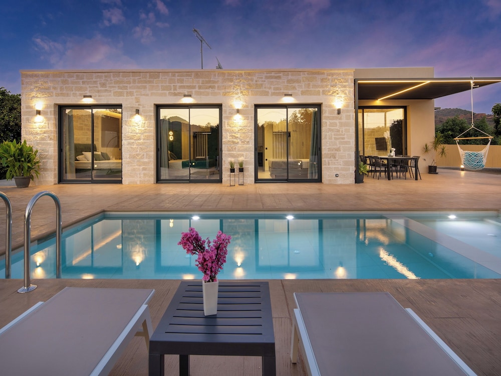 PanStel Luxury Villas - pools & jacuzzi