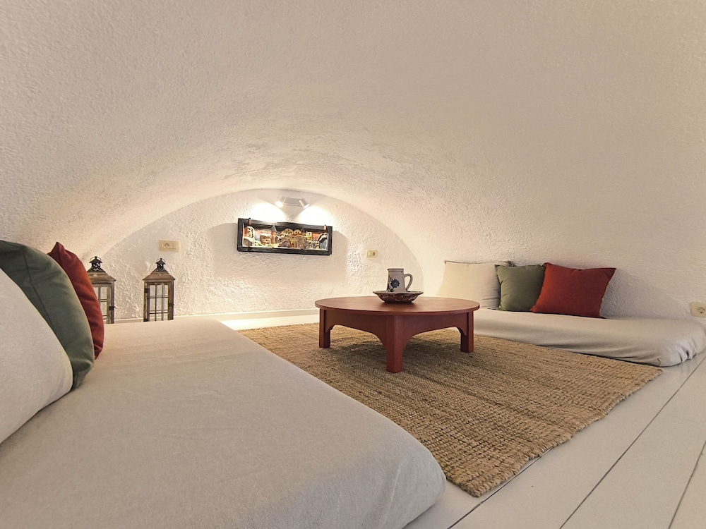 Mardanza Krokos Suites