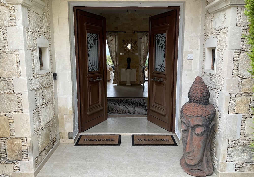 Private Villa, sea Views, Outdoor Bar, Heated Pool