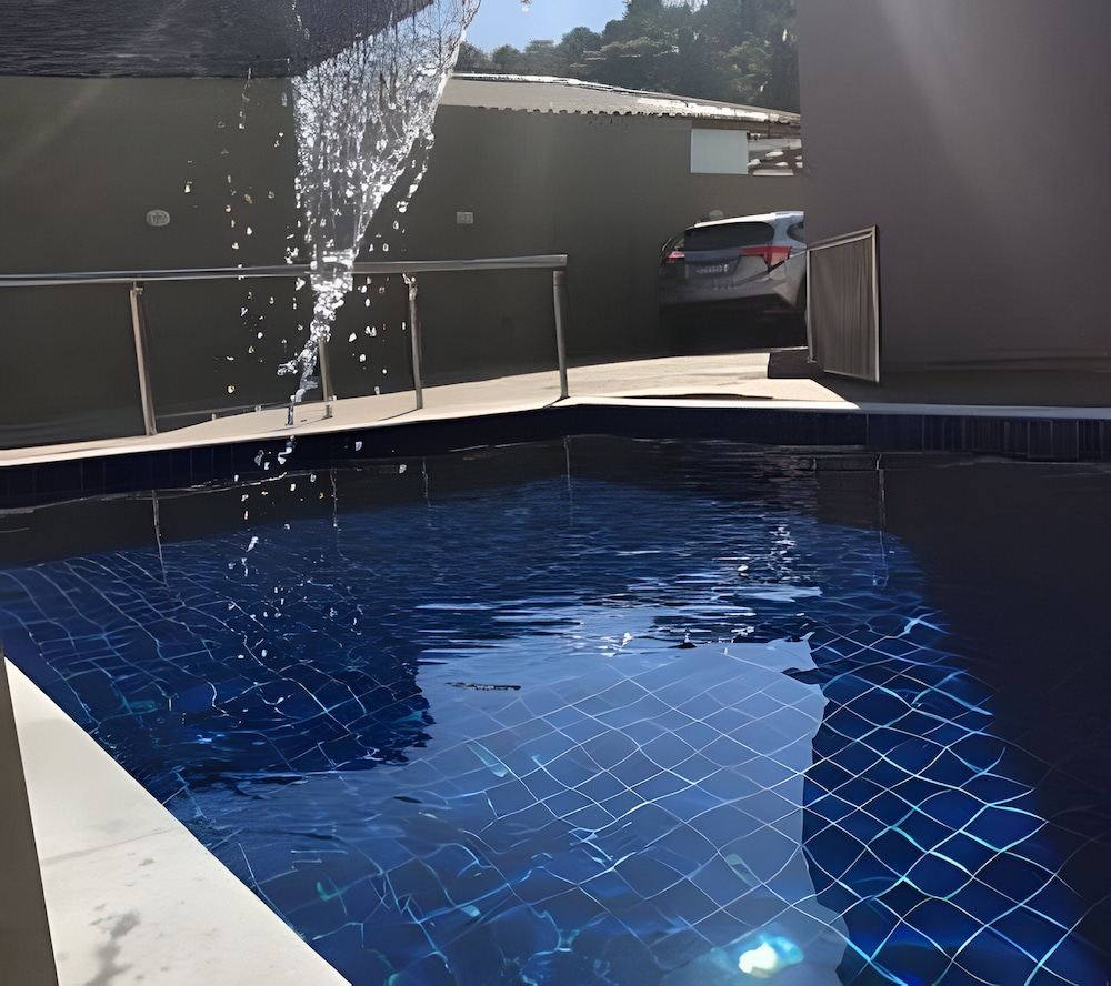 Condomínio com Piscina á 500m da Praia