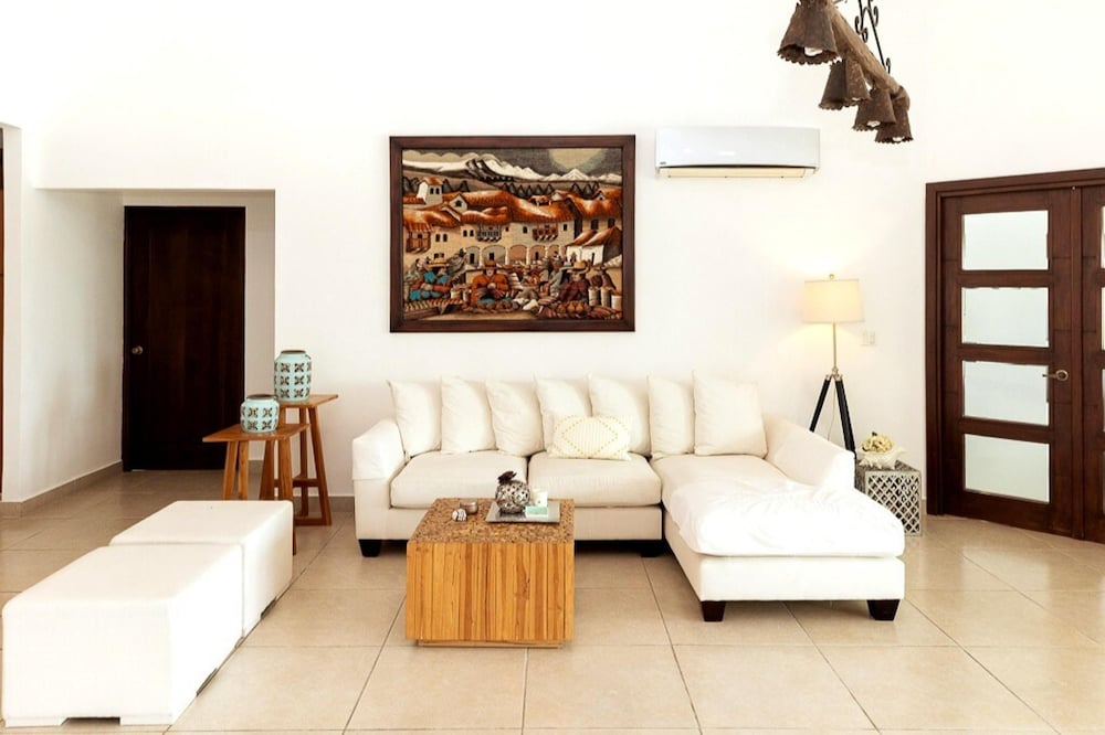The Golf Oasis Villa by Acomodo