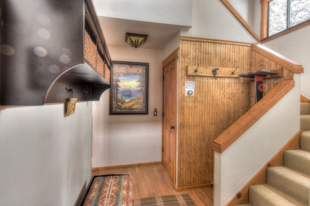 Granlibakken Retreat Near Tahoe Beach!