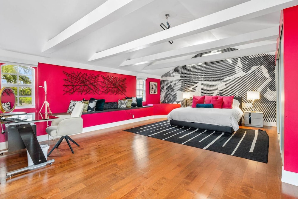 Chic Retreat Heated Pool Floats Close to Beach