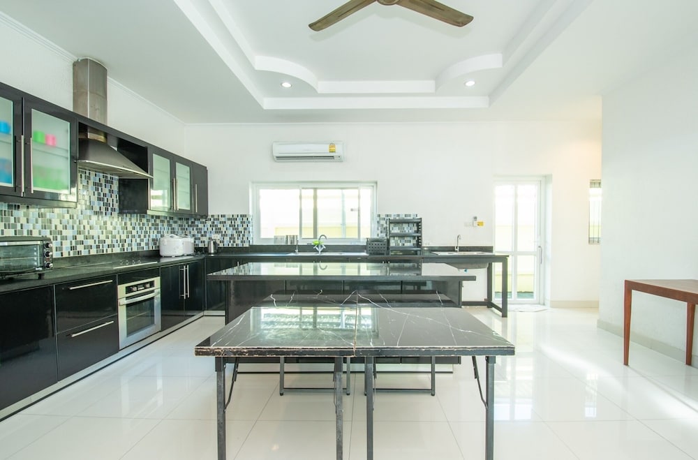 Pool Villa for Families and Party