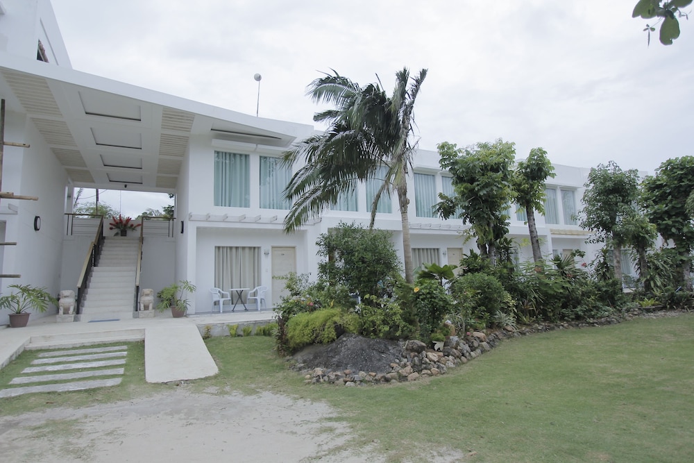 Casa Pilar Beach Resort