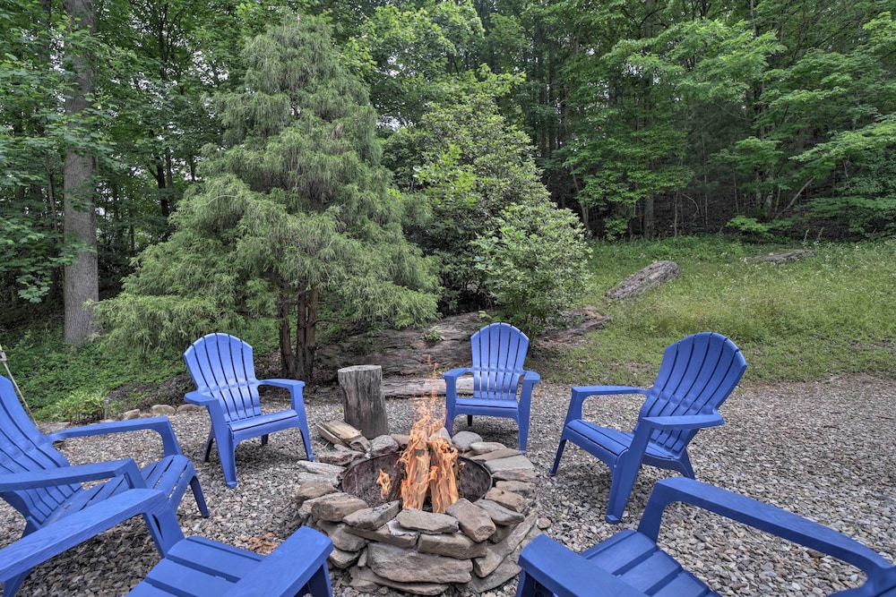Mountain Escape w/ Hiking ~ 5 Mi to Bryson City! view 4