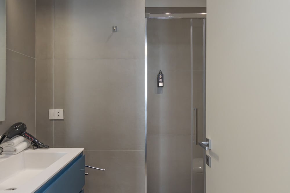 San Babila Central Tower by Rentopolis - High-end 1bdr with panoramic terrace overlooking Duomo