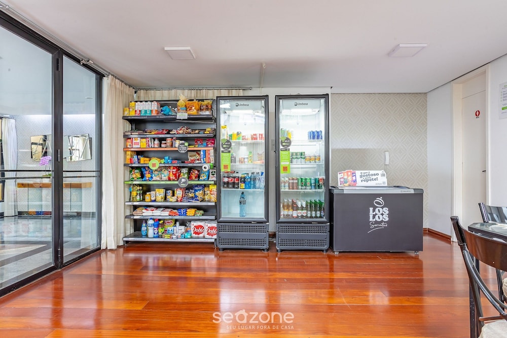 1 Bedroom Apartment with pool 600m from Moema/SP metro station NPZ093