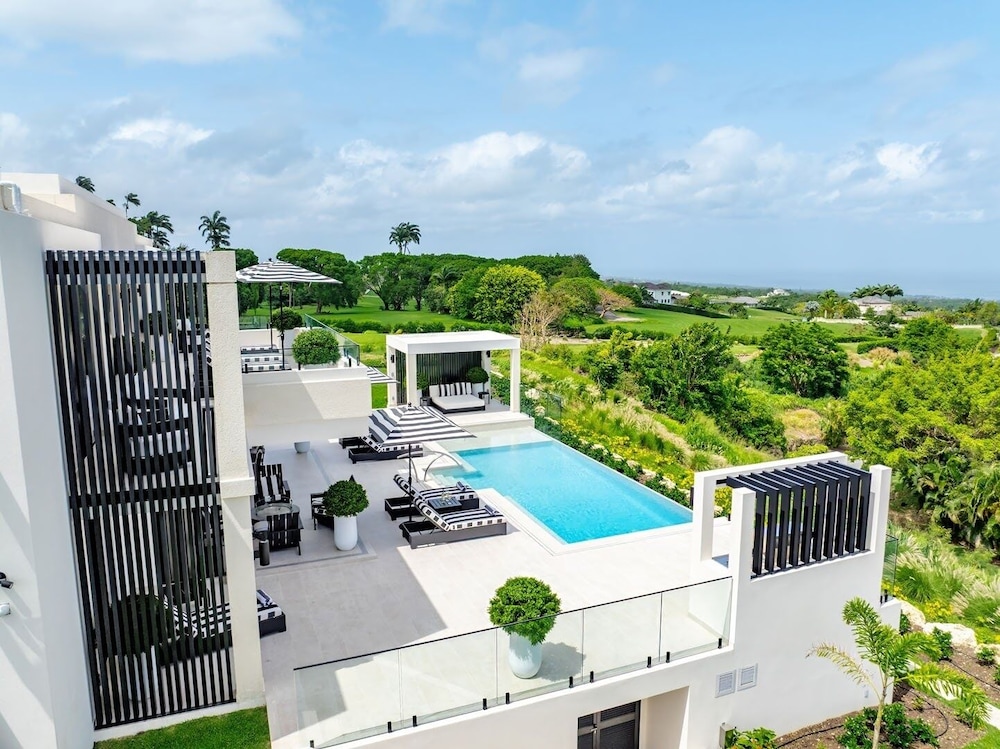 Apes Hill - Fresh Wind 4 Bedroom Villa
