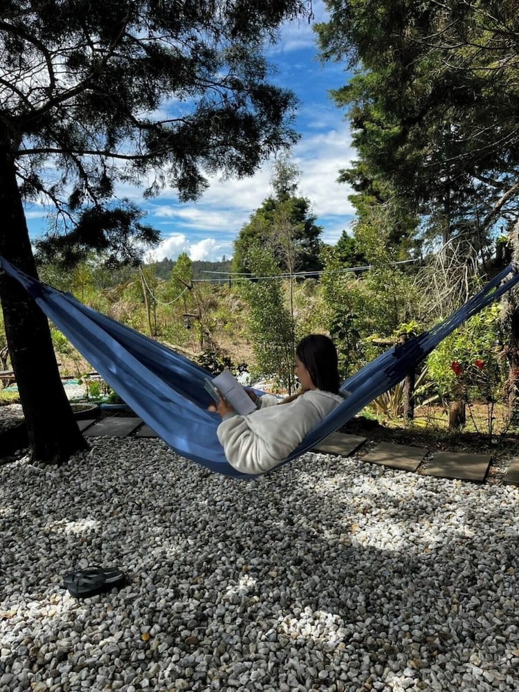 Lakeside Glamping With View, Fire Pit & Hammock