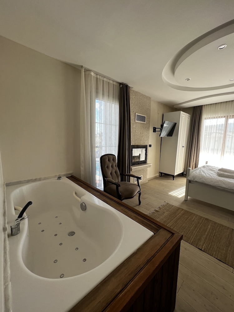 Lamira Suites Alacati - Image 10