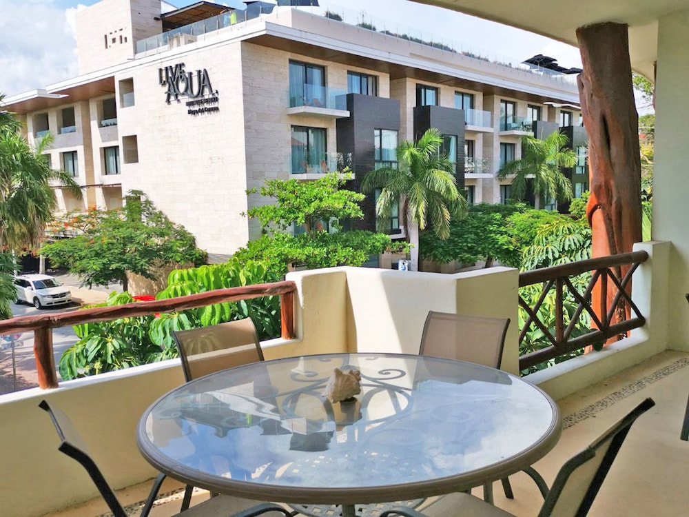Las Olas 206 by PRP