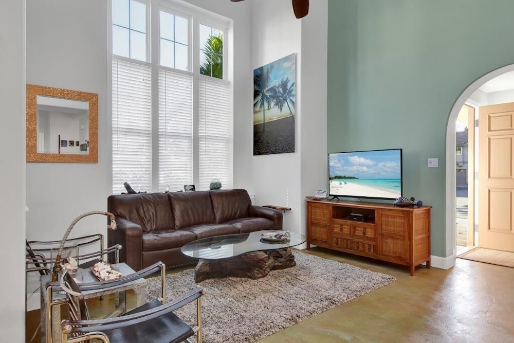 Well-equipped - Close to Beaches - In-unit AC - Vrkcv