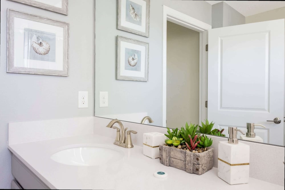 Stunning 4Bd Near Disney w Pool Storey Lake 4369