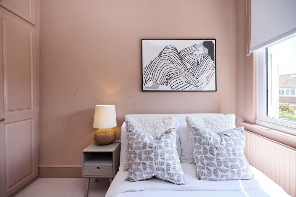 The Earlsfield Flat