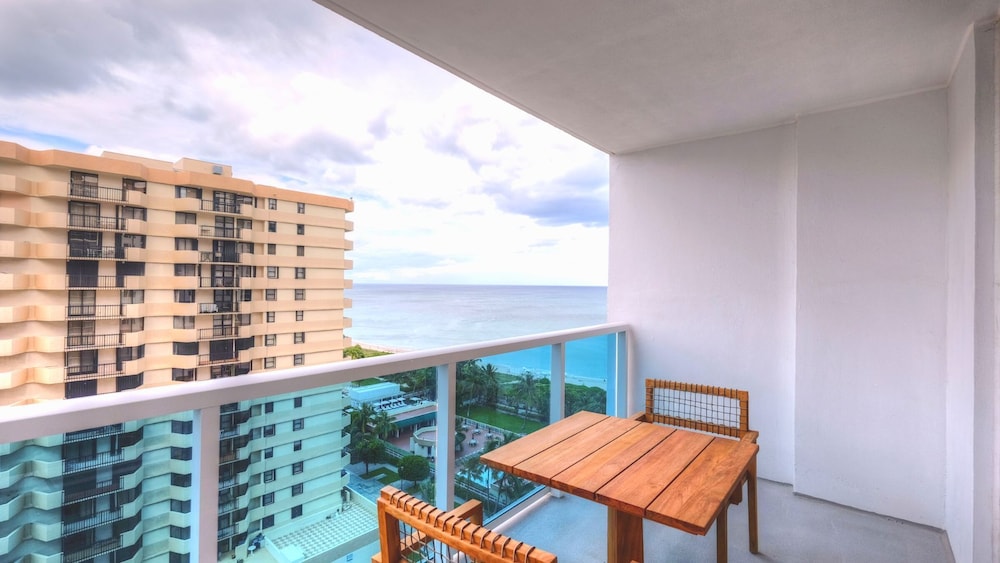 Luxury Vacation Rentals at 1 Hotel & Homes by LRMB