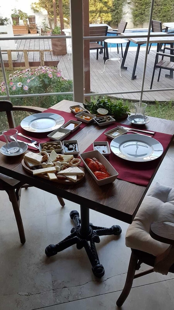 Alaçatı Otel Rebetiko - Image 8