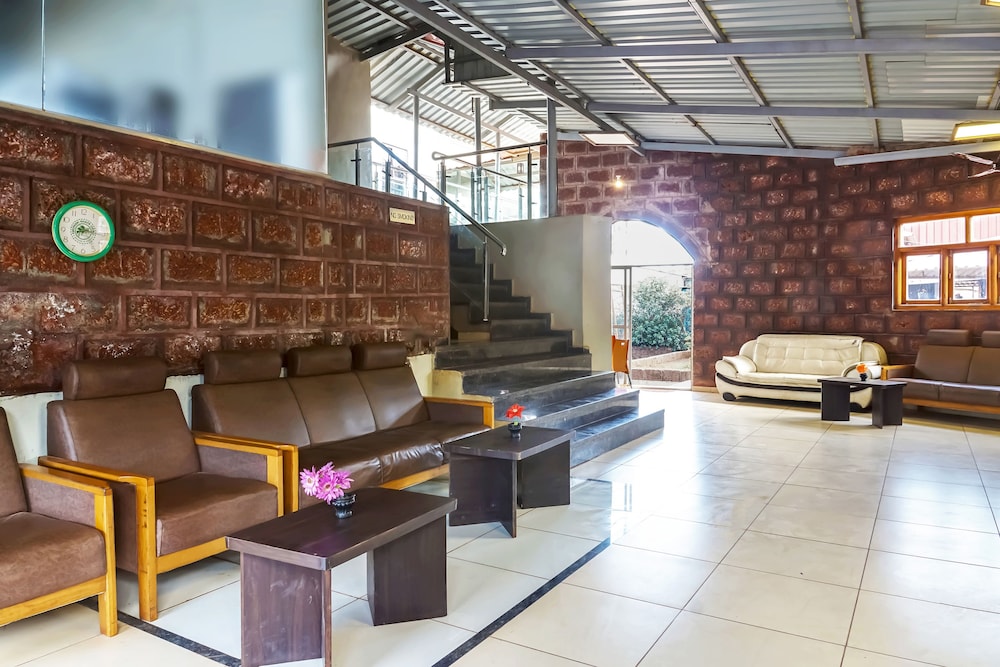 OYO 11898 Hotel Vhyomaan