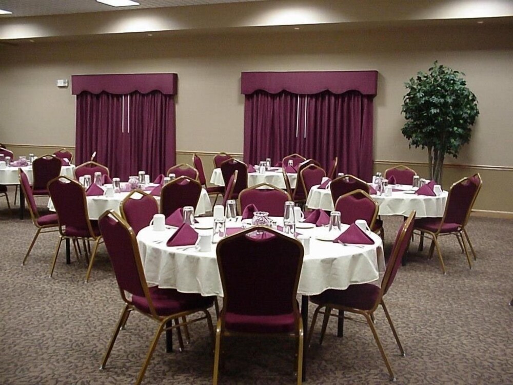 Fossil Creek Hotel And Suites
