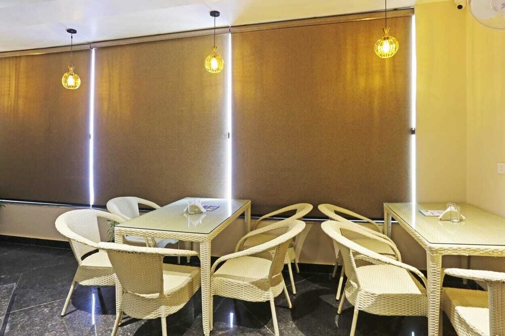 Food & Beverage