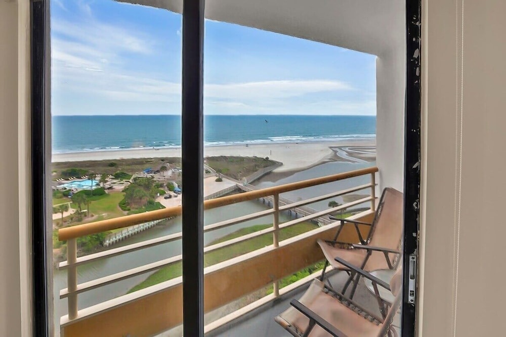 Ocean Creek North Tower F11 2 Bedroom Condo