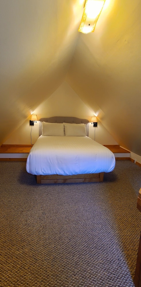 McGee Creek Lodge view 3