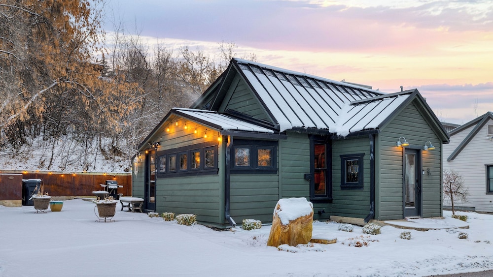 Walk to Park City Mountain Ski Resort & Main St The Safe House by Avantstay