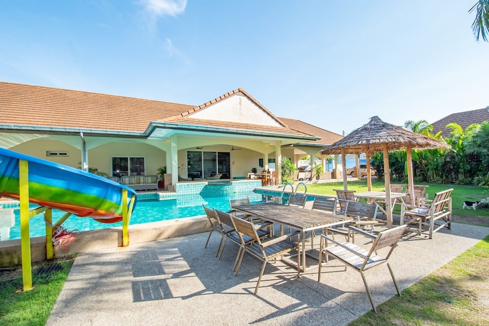 Pool Villa for Families and Party