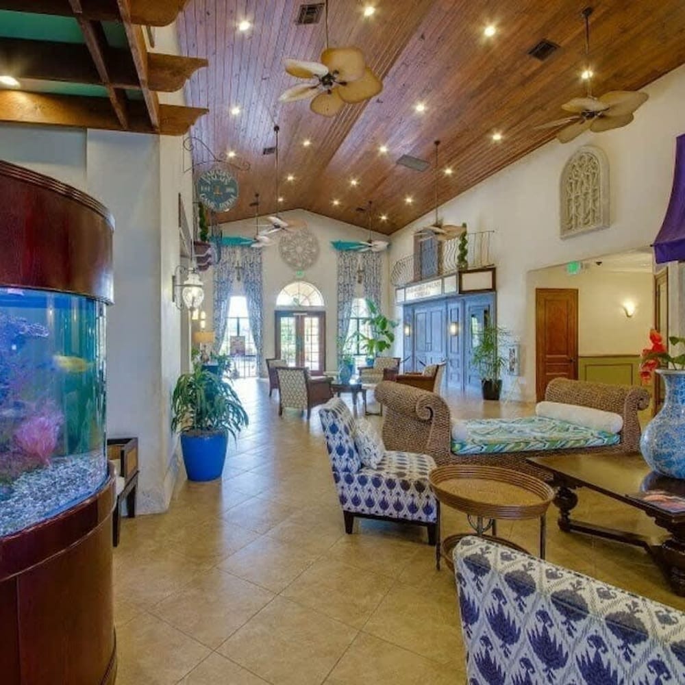 9004 Amazing 5BD With Pool