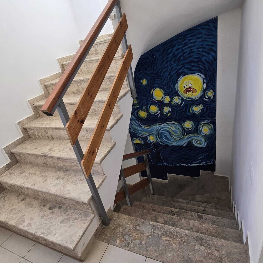 Lazy Roo Hostel Saranda
