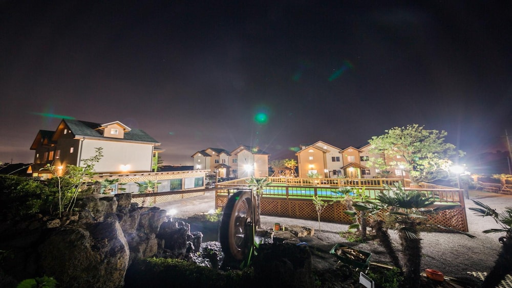 Jeju Ppalkanpungcha Pension