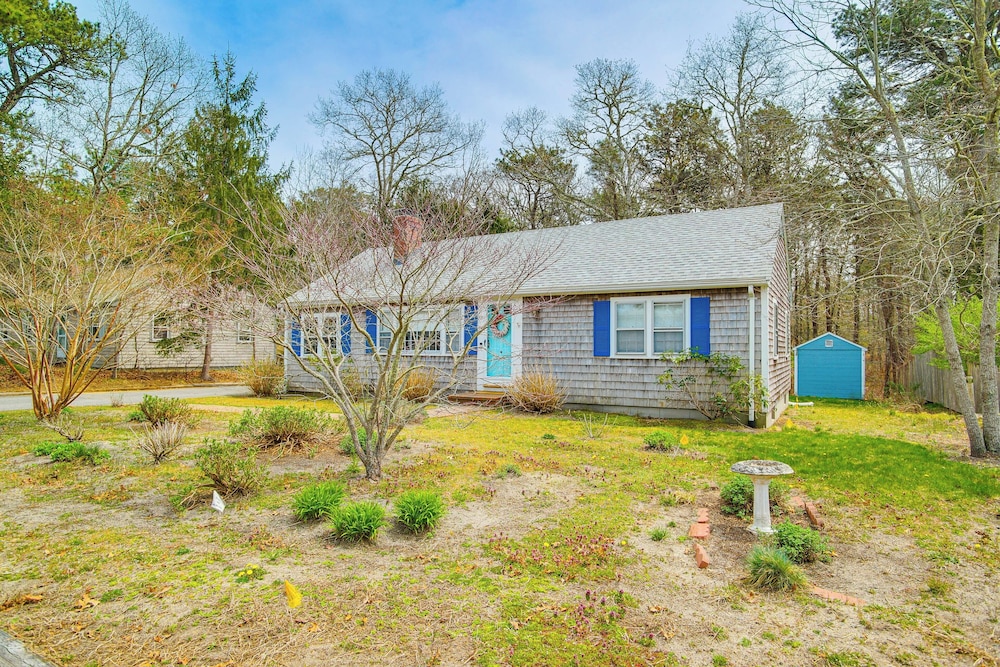 South Dennis Vacation Rental ~ 5 Mi to Beach! view 4