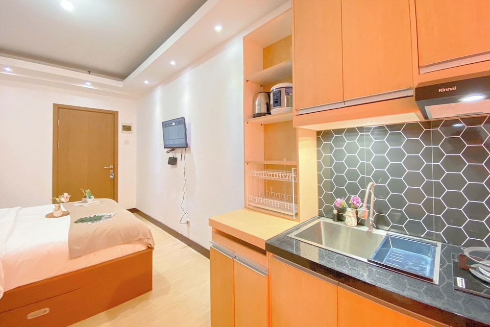 Minimalist Studio Apartment At Cinere Resort