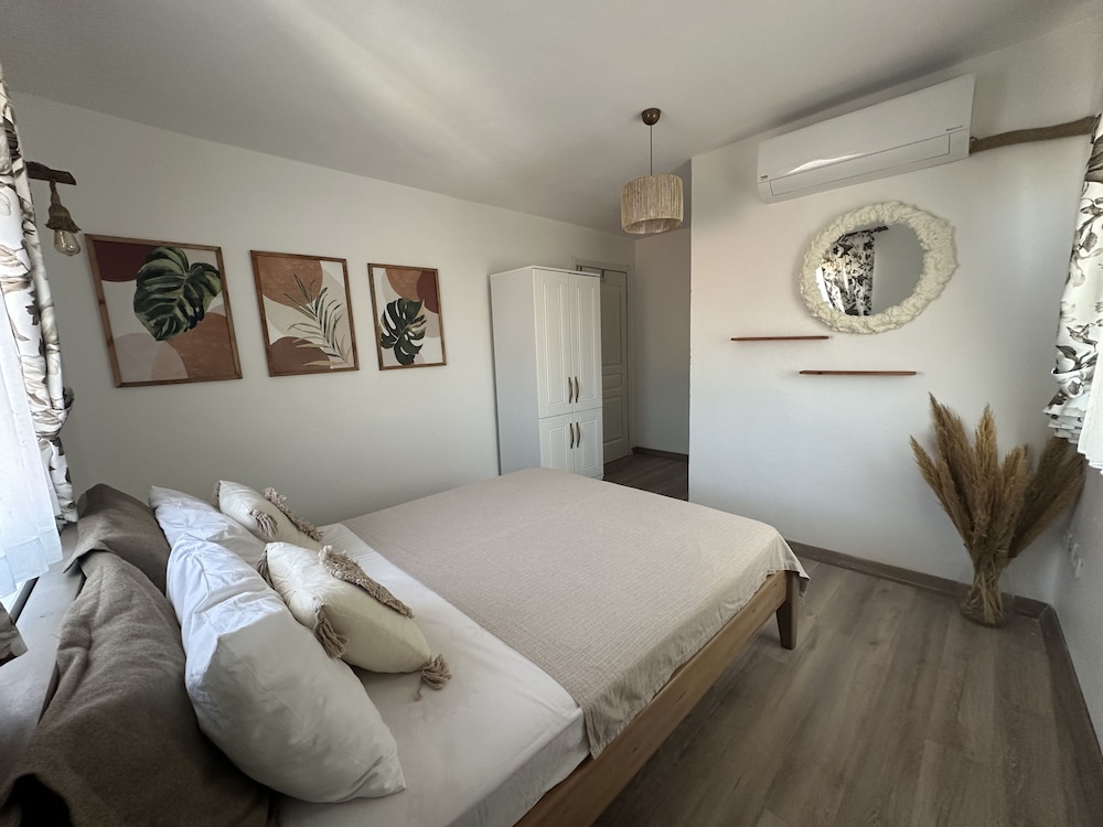 Heros Hotels Bozcaada - Image 35